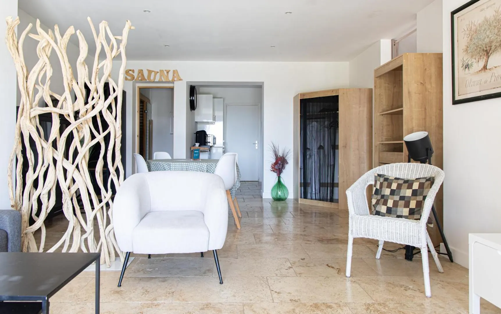 Bed and Breakfast Mas lou Félibrige Venelles 0*,