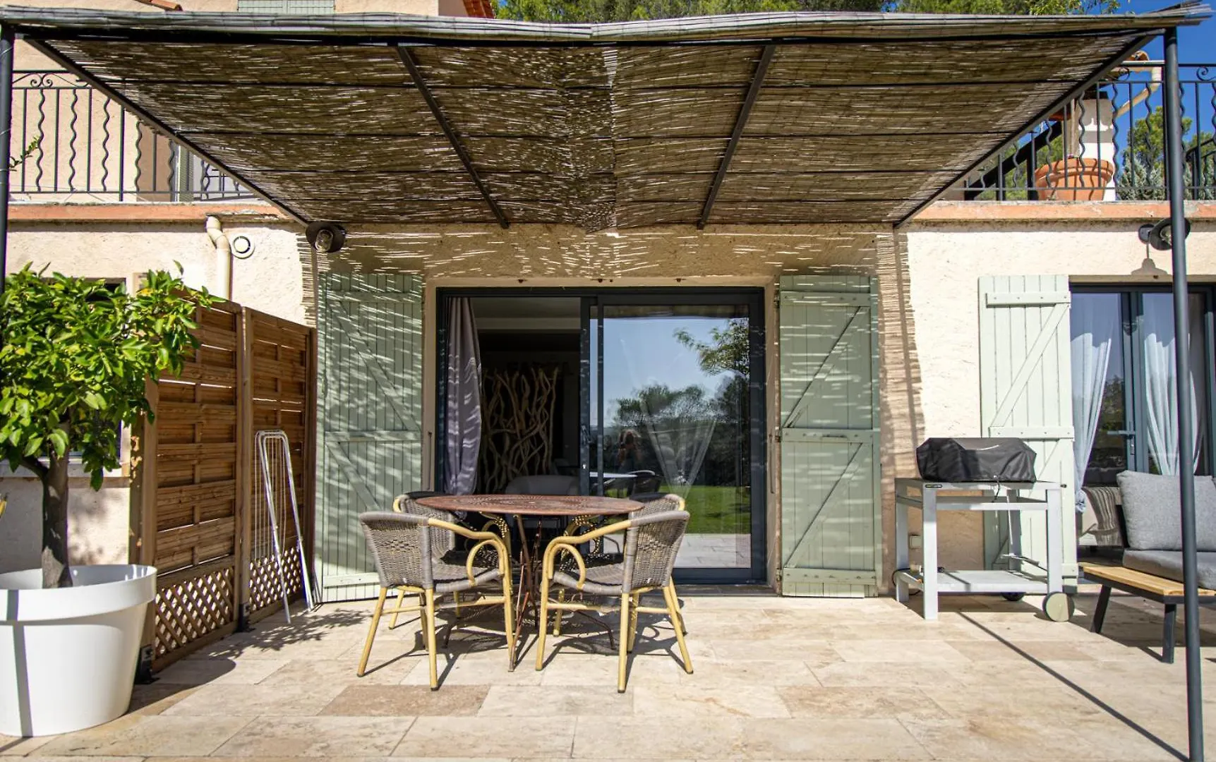 Bed and Breakfast Mas lou Félibrige Venelles